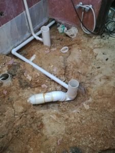 فحص تسربات المياه مع الاصلاح